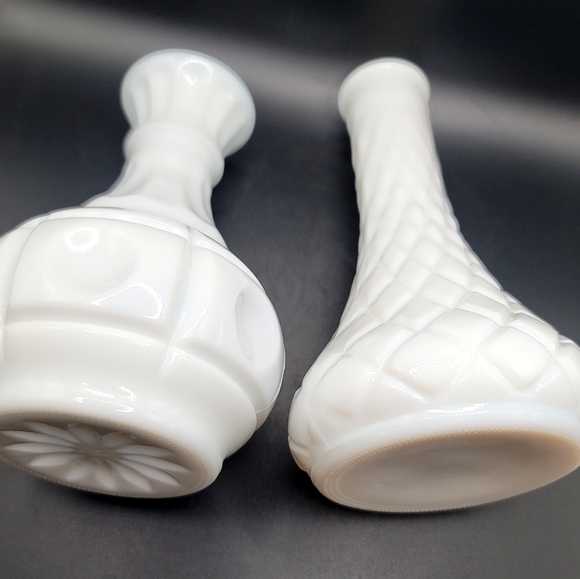 Vintage Small Milk Glass Bud Vases Set Of 2 - Picture 4 of 9